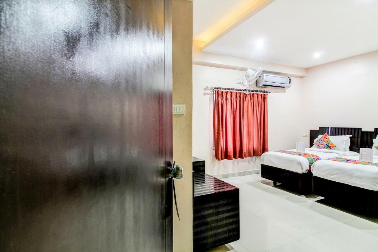 Fabexpress Tourist Plaza Hyderabad Exterior foto